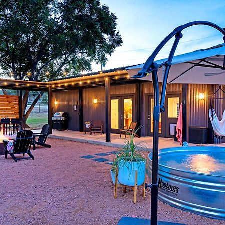 Container Haus Pet Friendly With Cowboy Pool Villa Fredericksburg Dış mekan fotoğraf