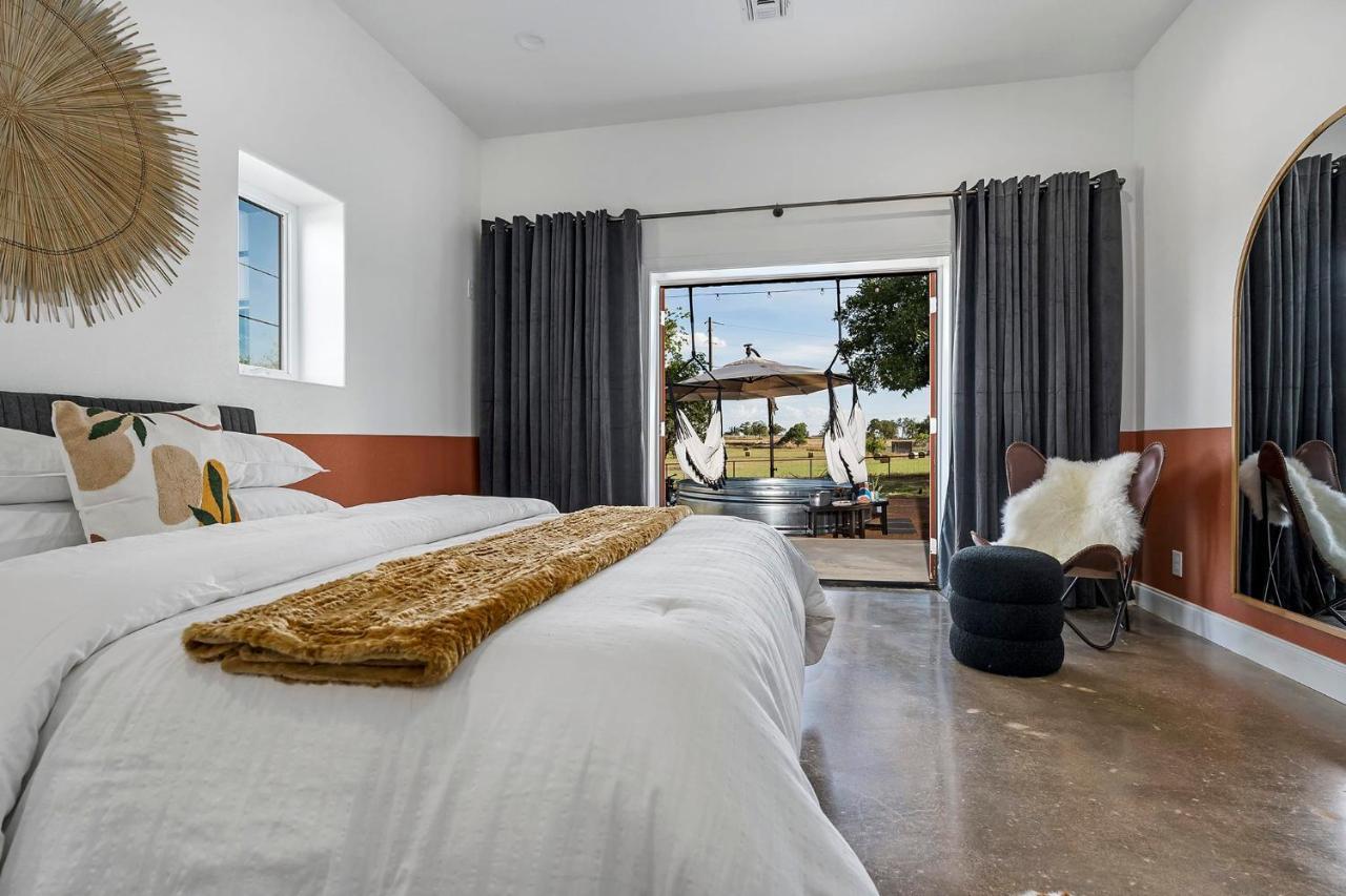Container Haus Pet Friendly With Cowboy Pool Villa Fredericksburg Dış mekan fotoğraf