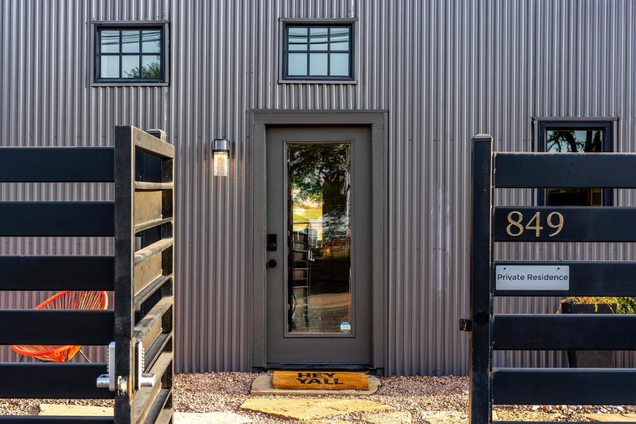 Container Haus Pet Friendly With Cowboy Pool Villa Fredericksburg Dış mekan fotoğraf
