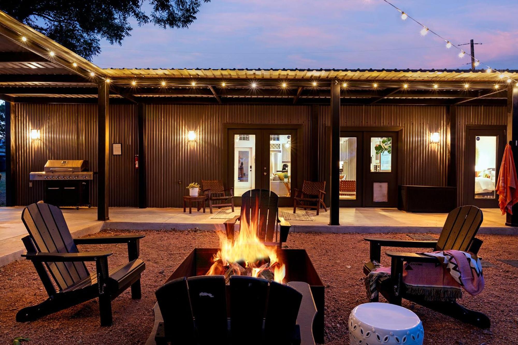 Container Haus Pet Friendly With Cowboy Pool Villa Fredericksburg Dış mekan fotoğraf