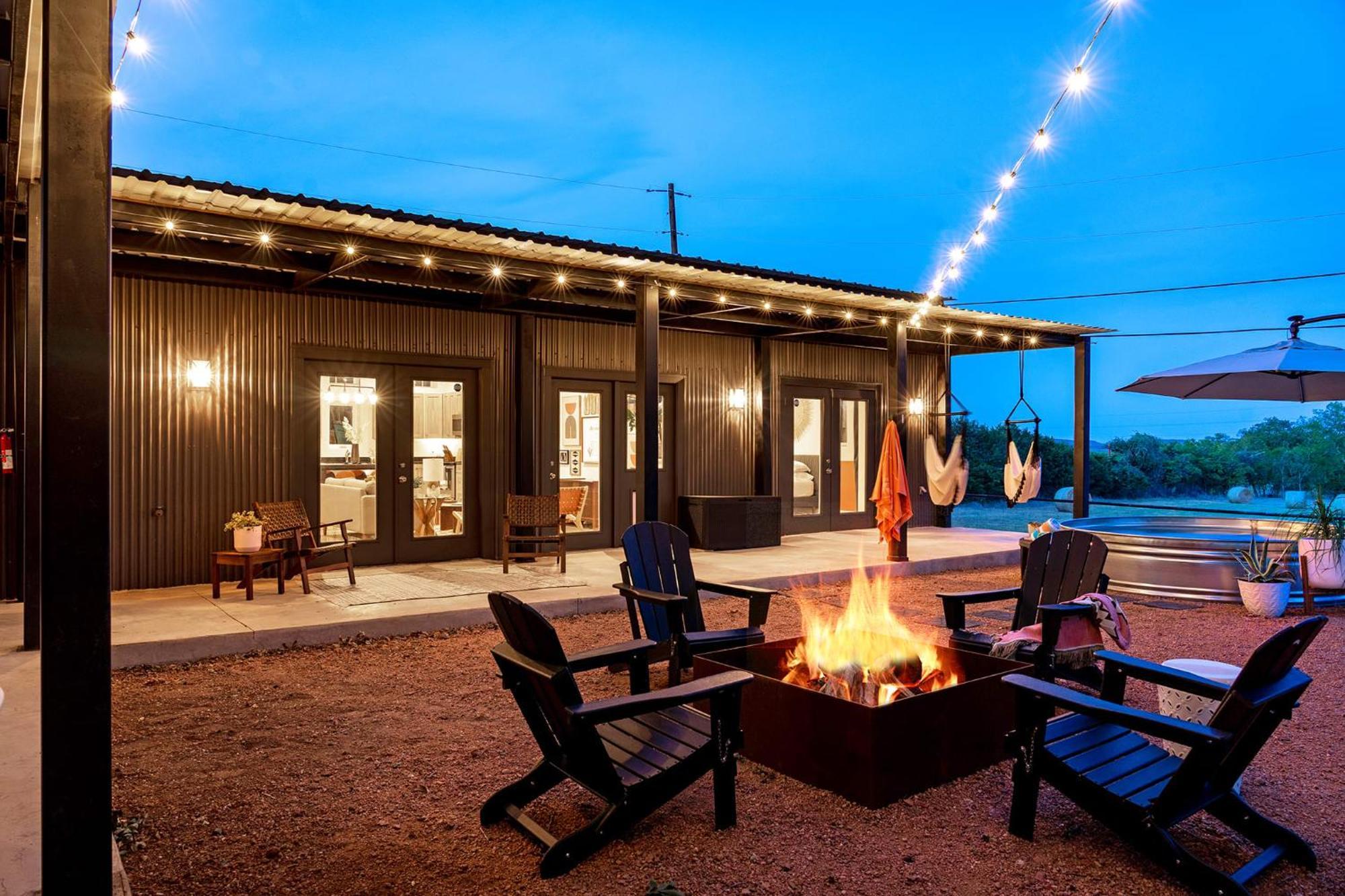 Container Haus Pet Friendly With Cowboy Pool Villa Fredericksburg Dış mekan fotoğraf