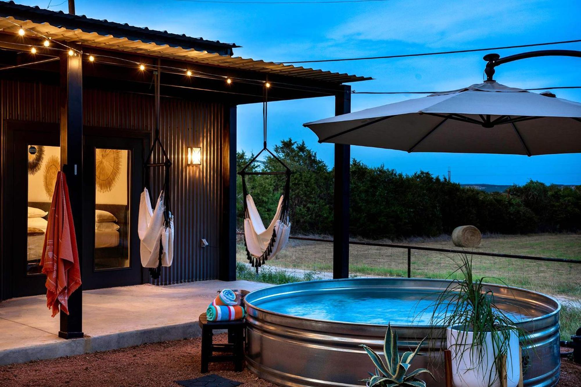Container Haus Pet Friendly With Cowboy Pool Villa Fredericksburg Dış mekan fotoğraf