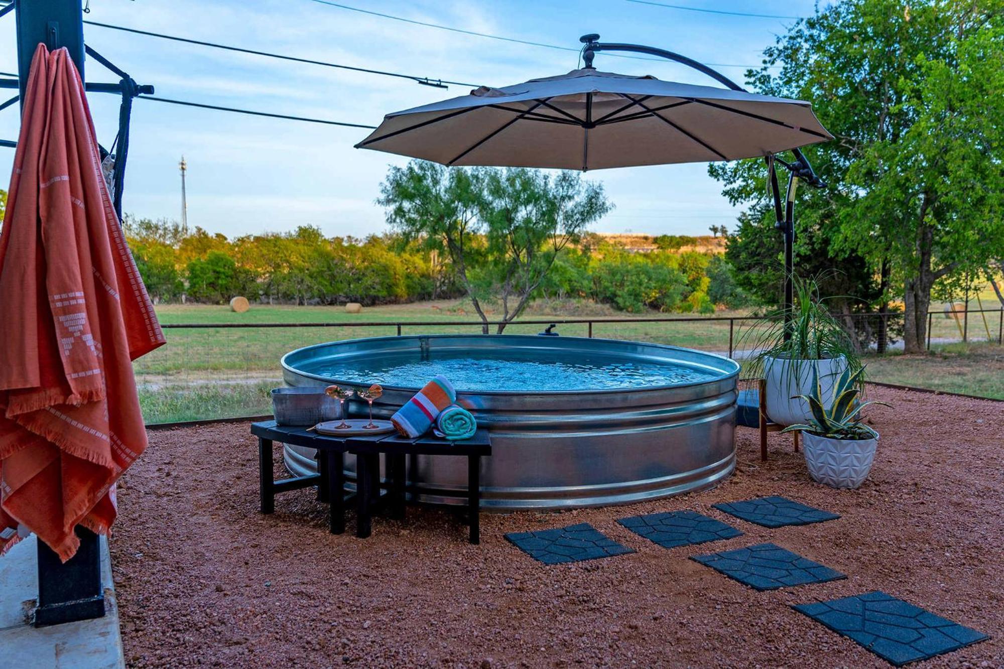 Container Haus Pet Friendly With Cowboy Pool Villa Fredericksburg Dış mekan fotoğraf